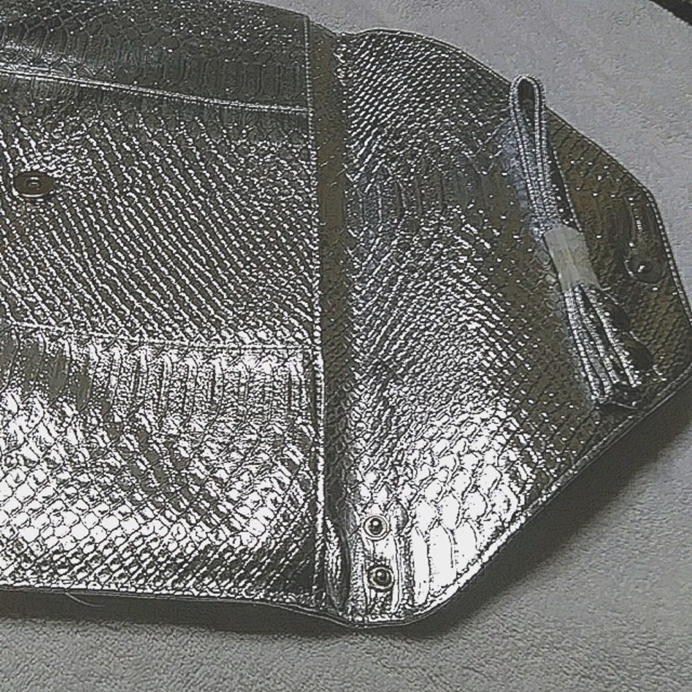 Snake Skin Pattern Envelope Clutch - Picture 3 of 4